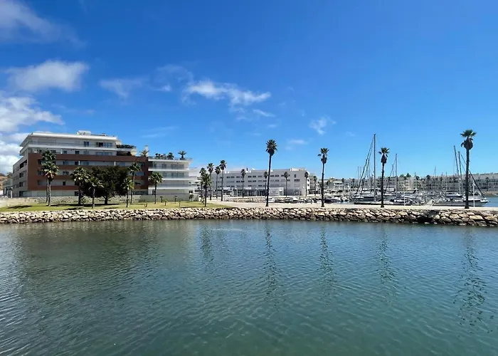 Marina Ii, Junto A Agua Da Premiada Marina De *
