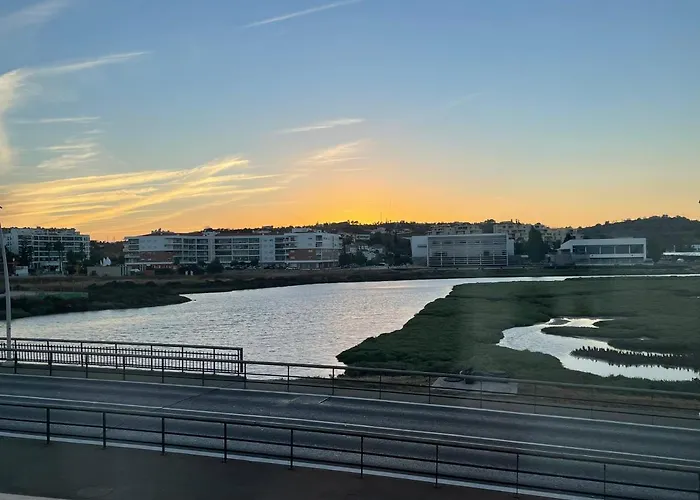 Marina Ii, Junto A Agua Da Premiada Marina De Lagos