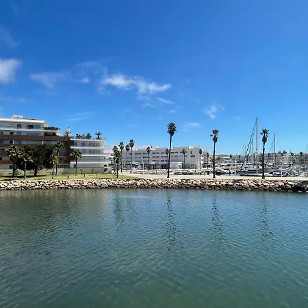 Marina Ii, Junto A Agua Da Premiada Marina De *