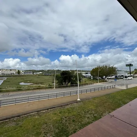 Marina Ii, Junto A Agua Da Premiada Marina De Lagos