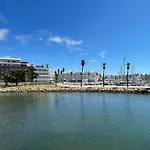 Marina Ii, Junto A Agua Da Premiada Marina De *